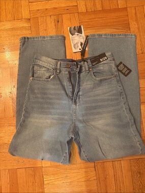 Kendall & Kylie Women's High-Rise Light Wash Straight Jeans